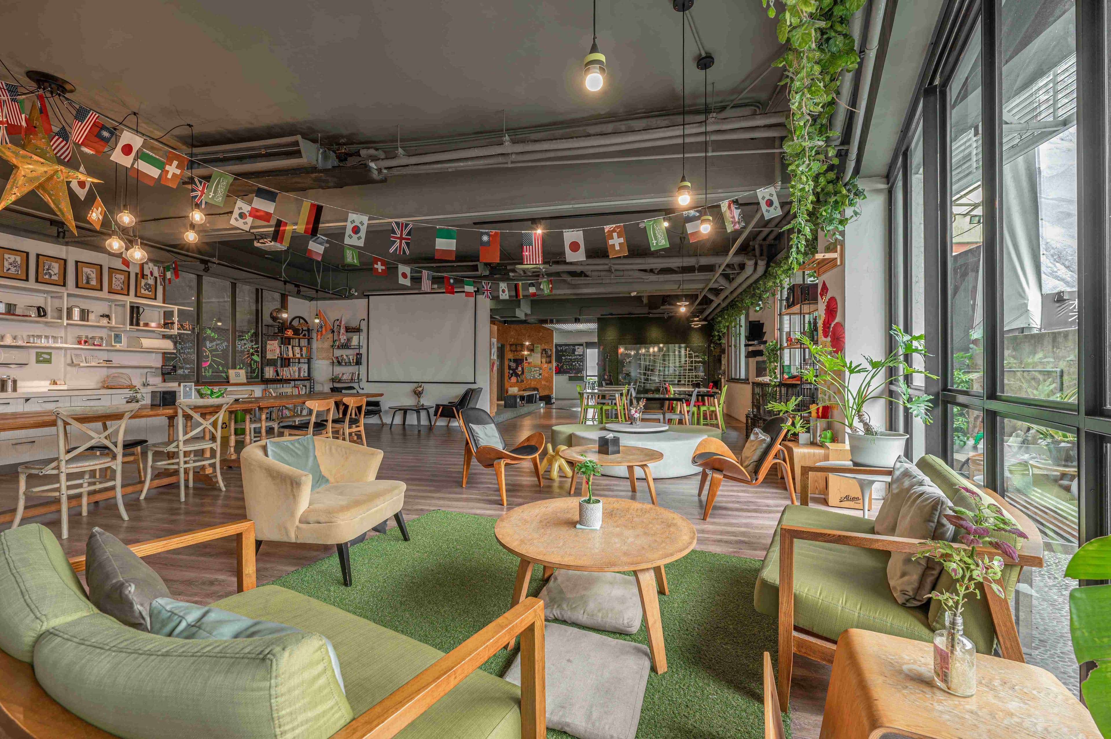 Light Hostel仲青行旅 台南館