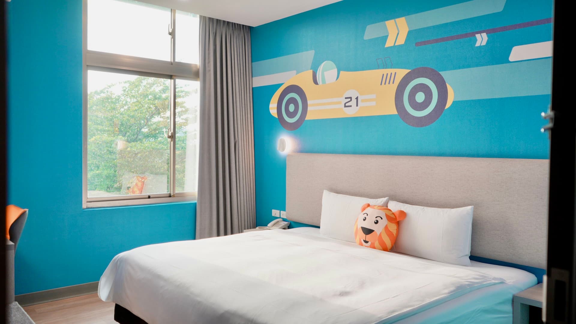 hotel cover
