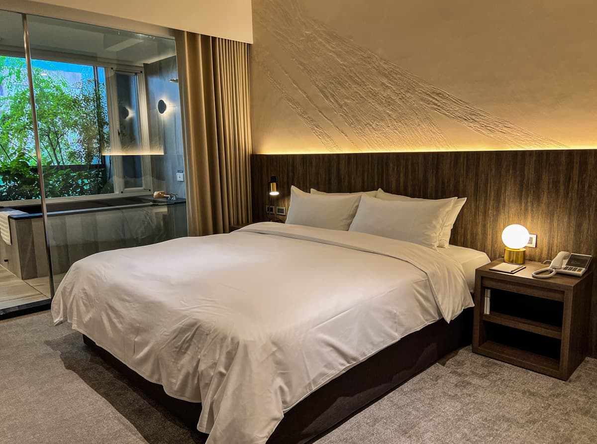 hotel cover