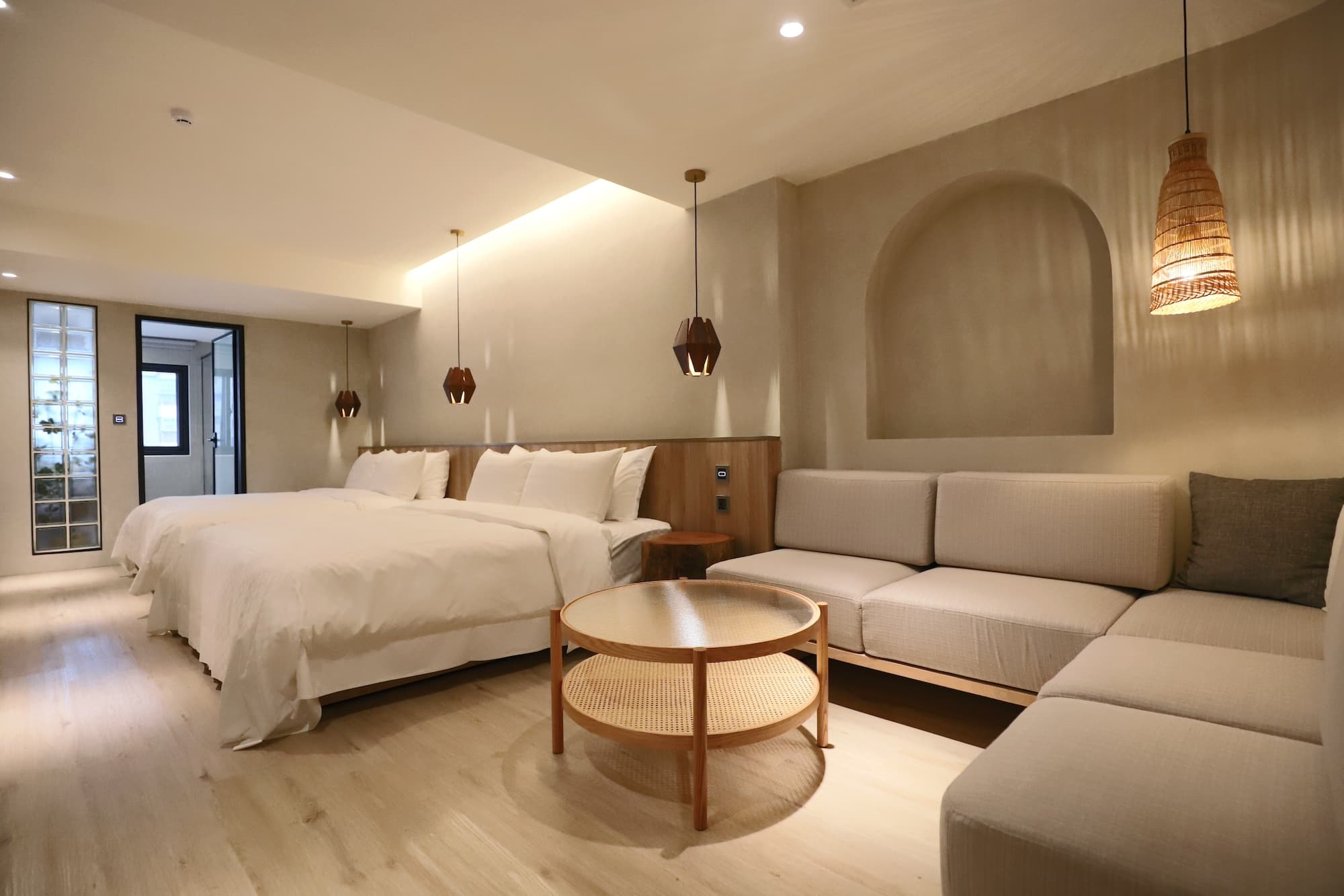 hotel cover