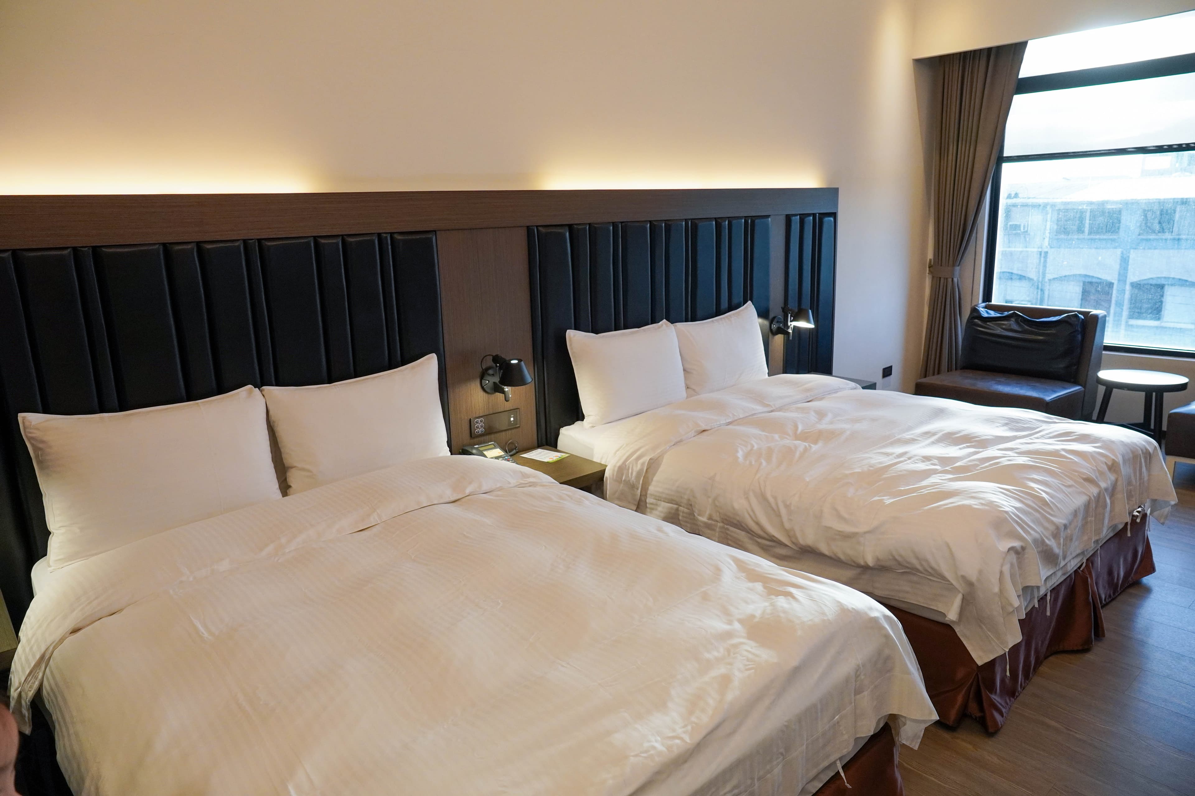 hotel cover