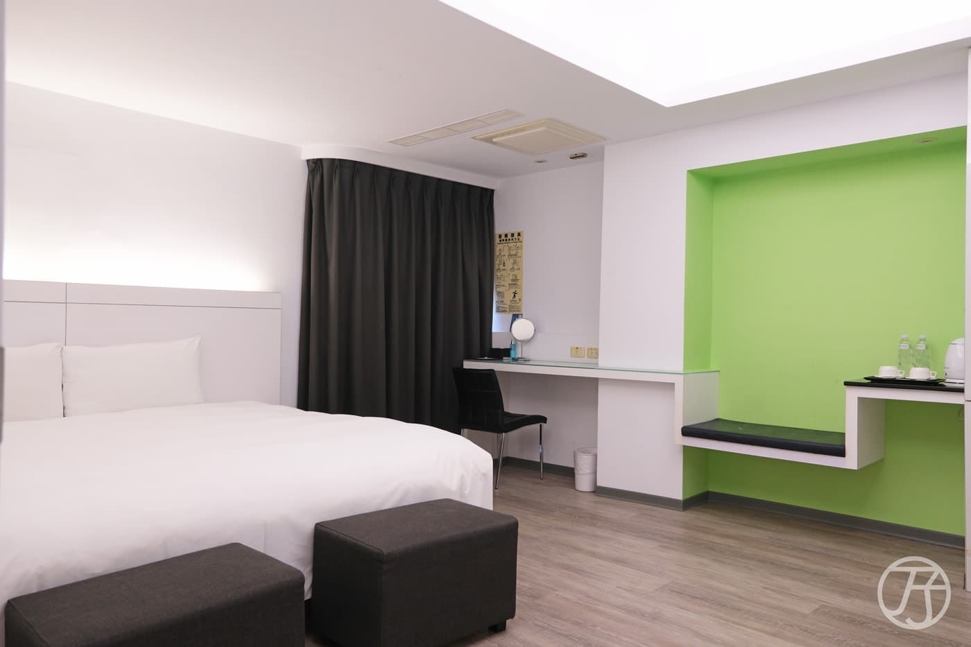 hotel cover