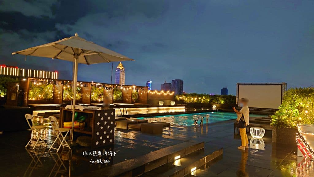 hotel cover