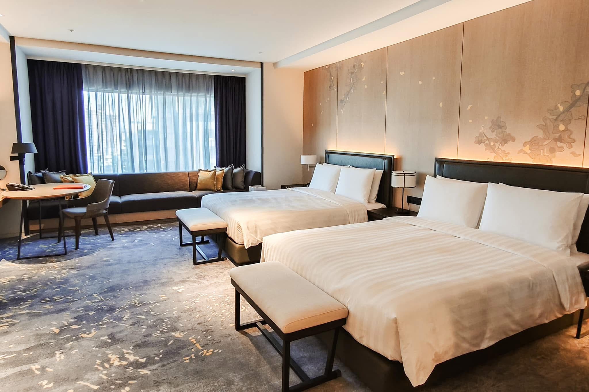 hotel cover