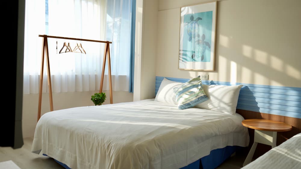 hotel cover