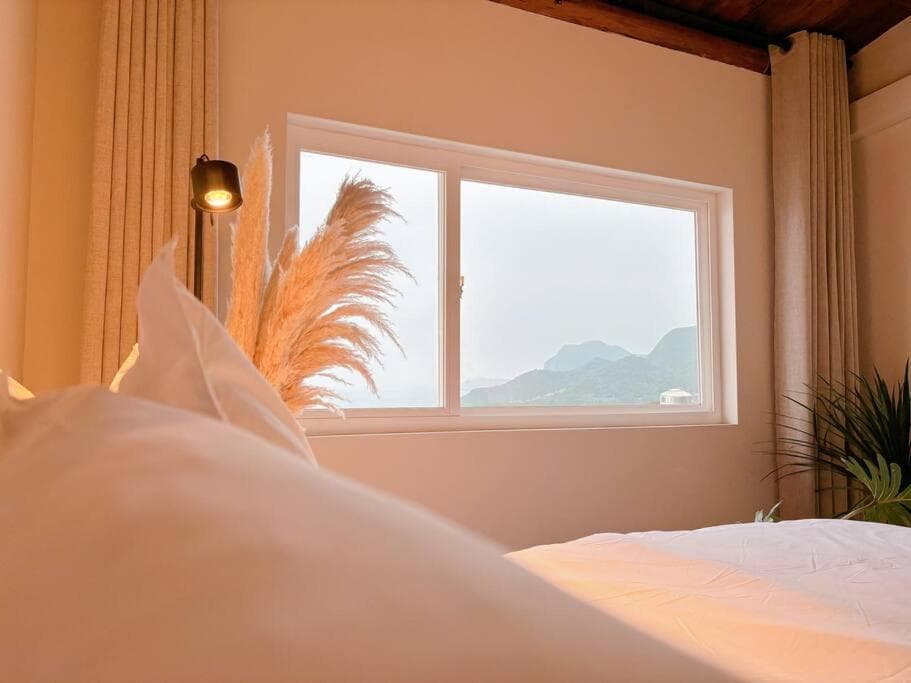 hotel cover