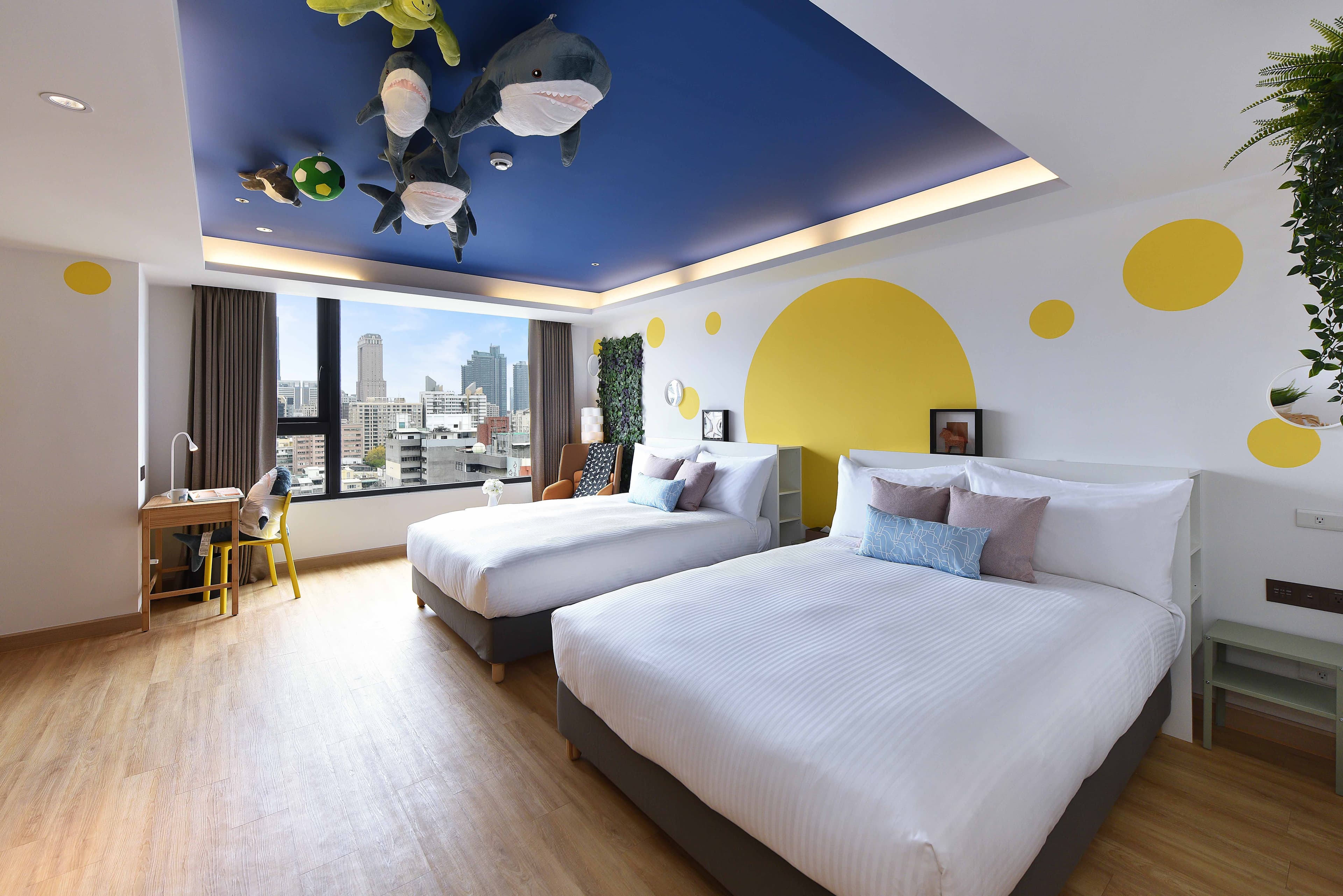 hotel cover