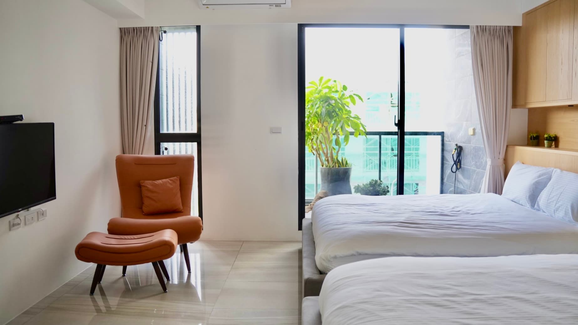 hotel cover