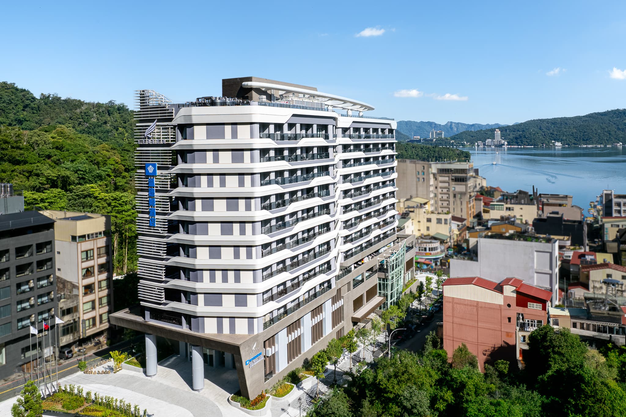 hotel cover