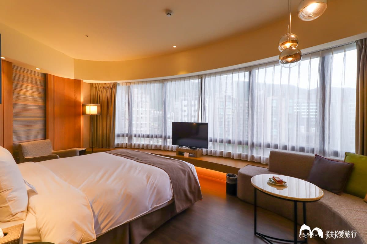 hotel cover