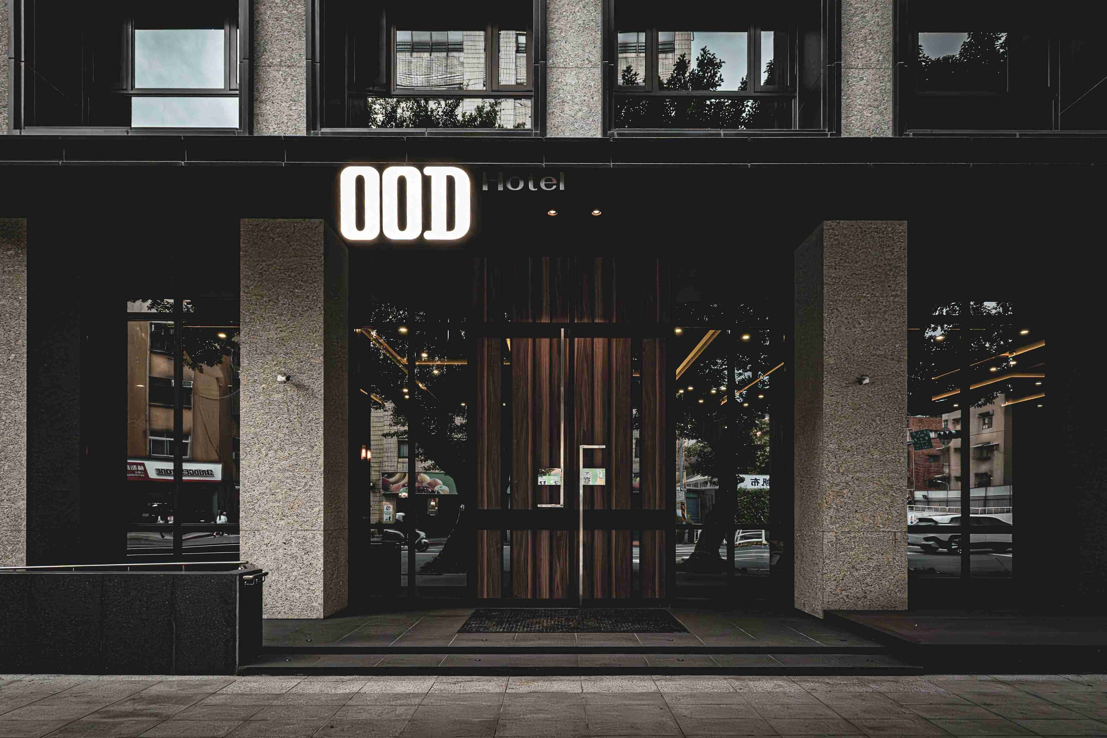 hotel cover