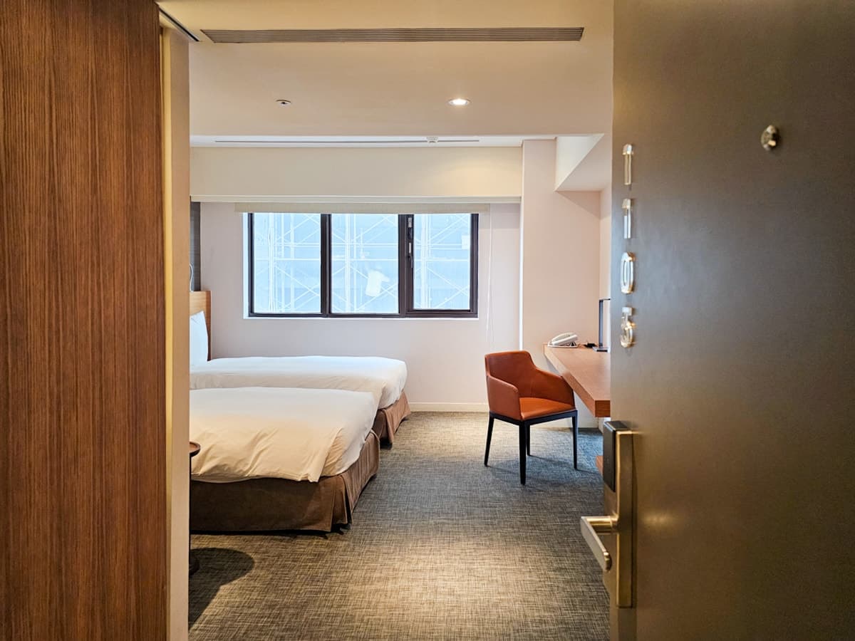 hotel cover