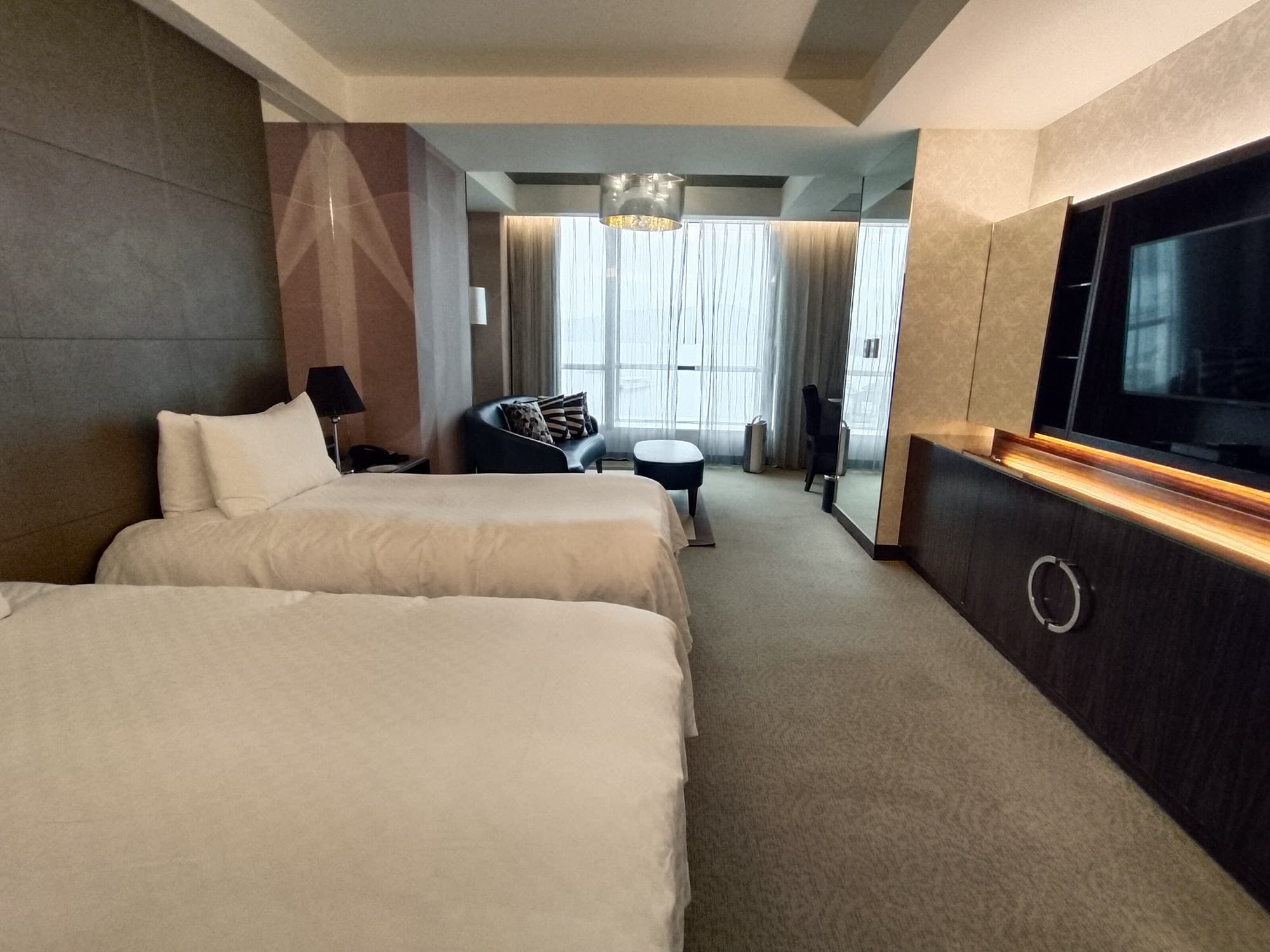 hotel cover