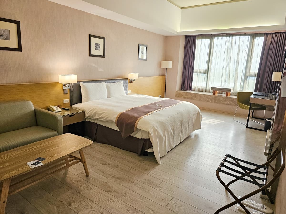hotel cover