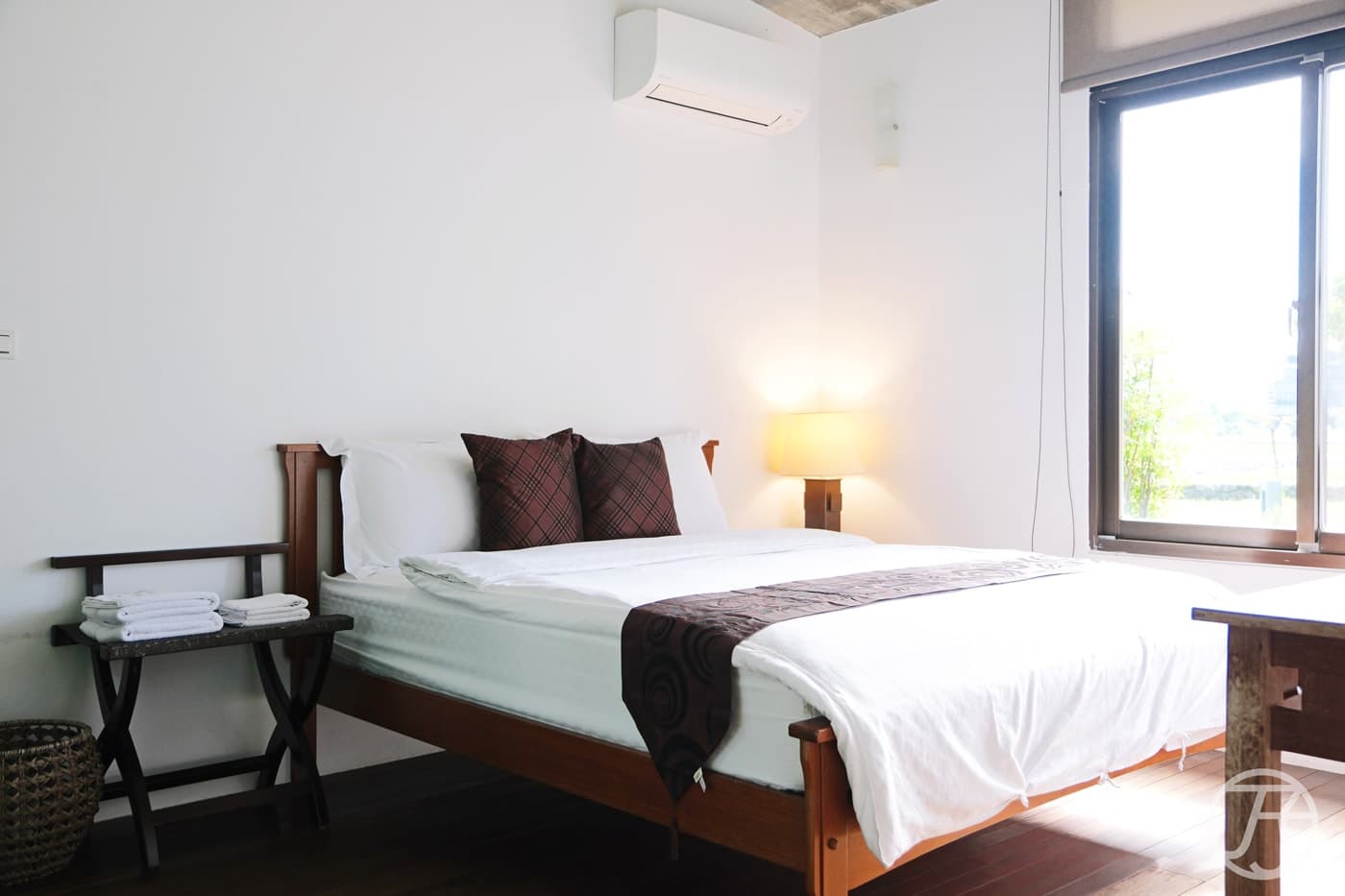 hotel cover