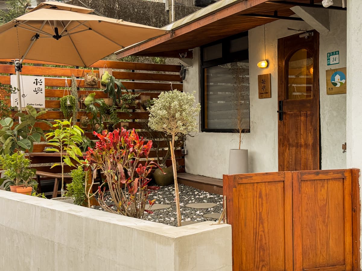 hotel cover
