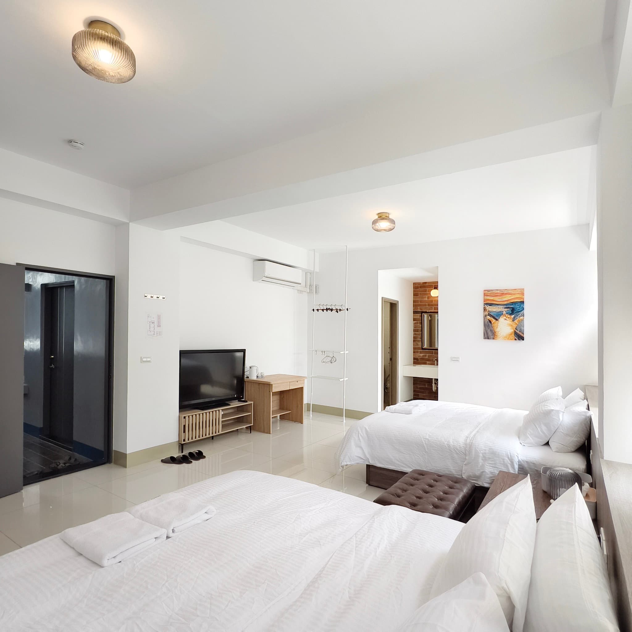 hotel cover