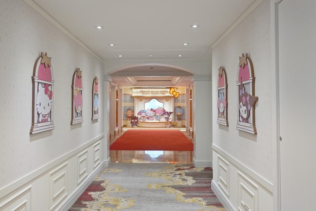hotel cover