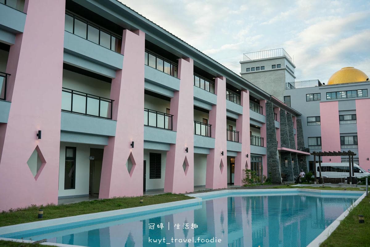 hotel cover
