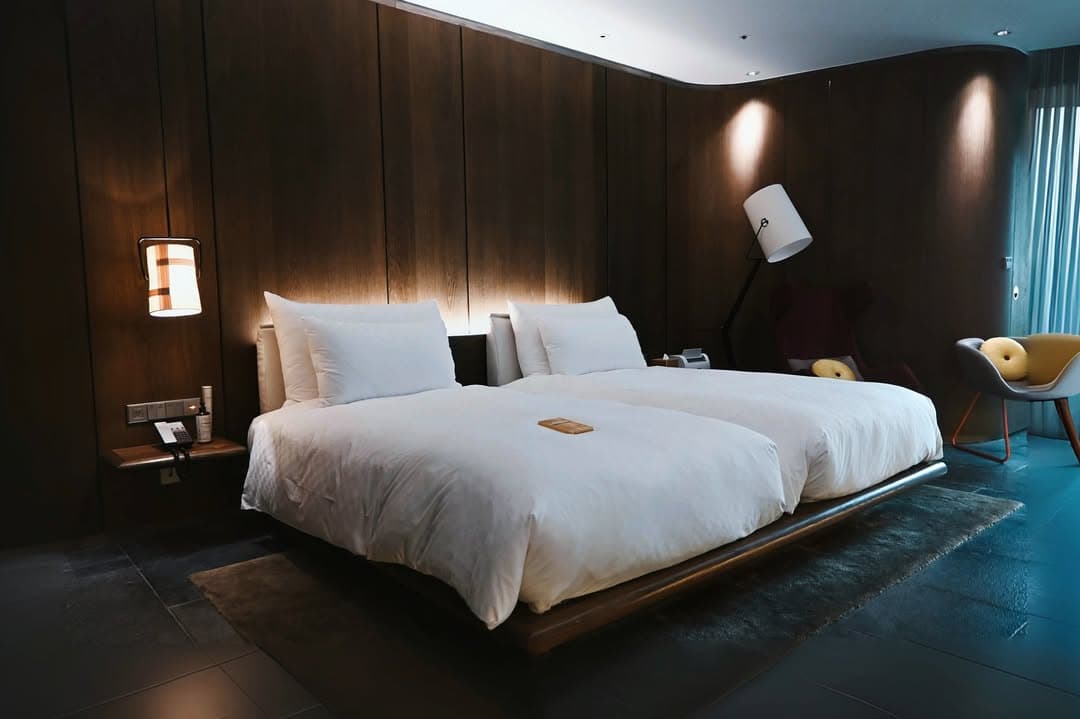 hotel cover