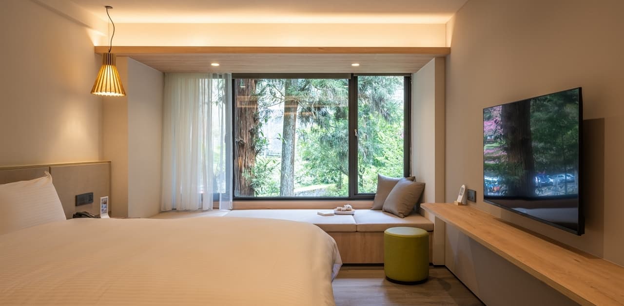 hotel cover
