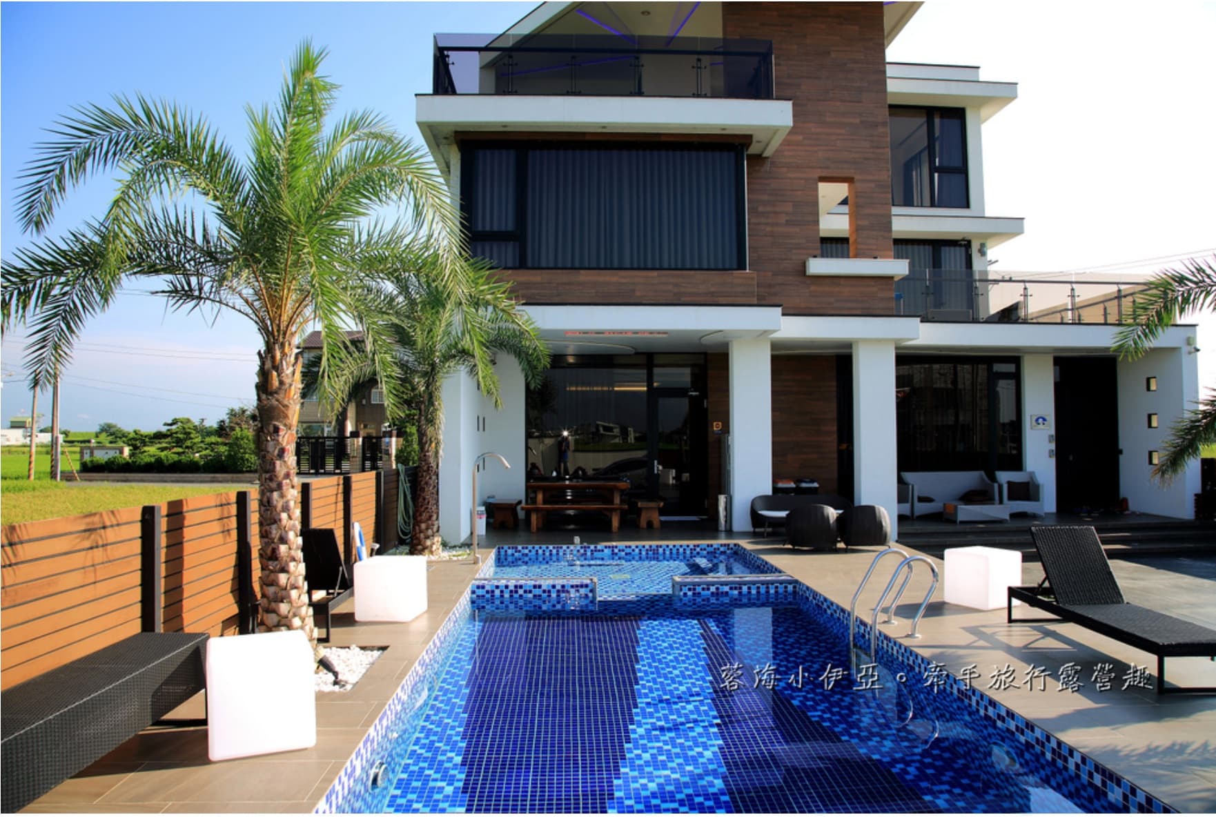 hotel cover